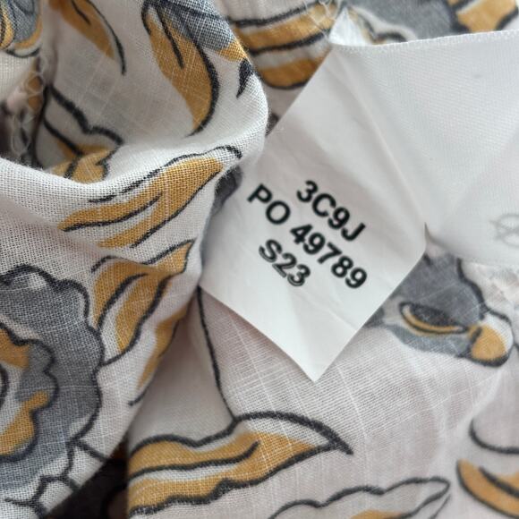 Orvis White Floral Cotton V Neck Button Down Top - Picture 10 of 10